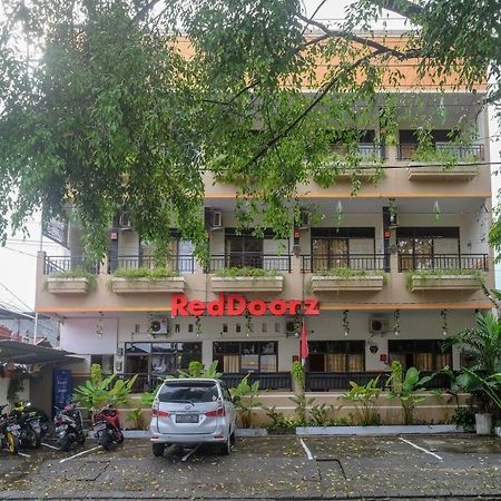 Reddoorz @ Jalan Pramuka Manado Hotel Exterior photo